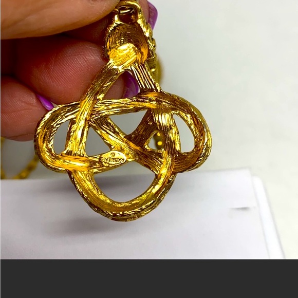 Givenchy’s Vintage Sculptural & Sophisticated Inimitable Necklace - Picture 7 of 10